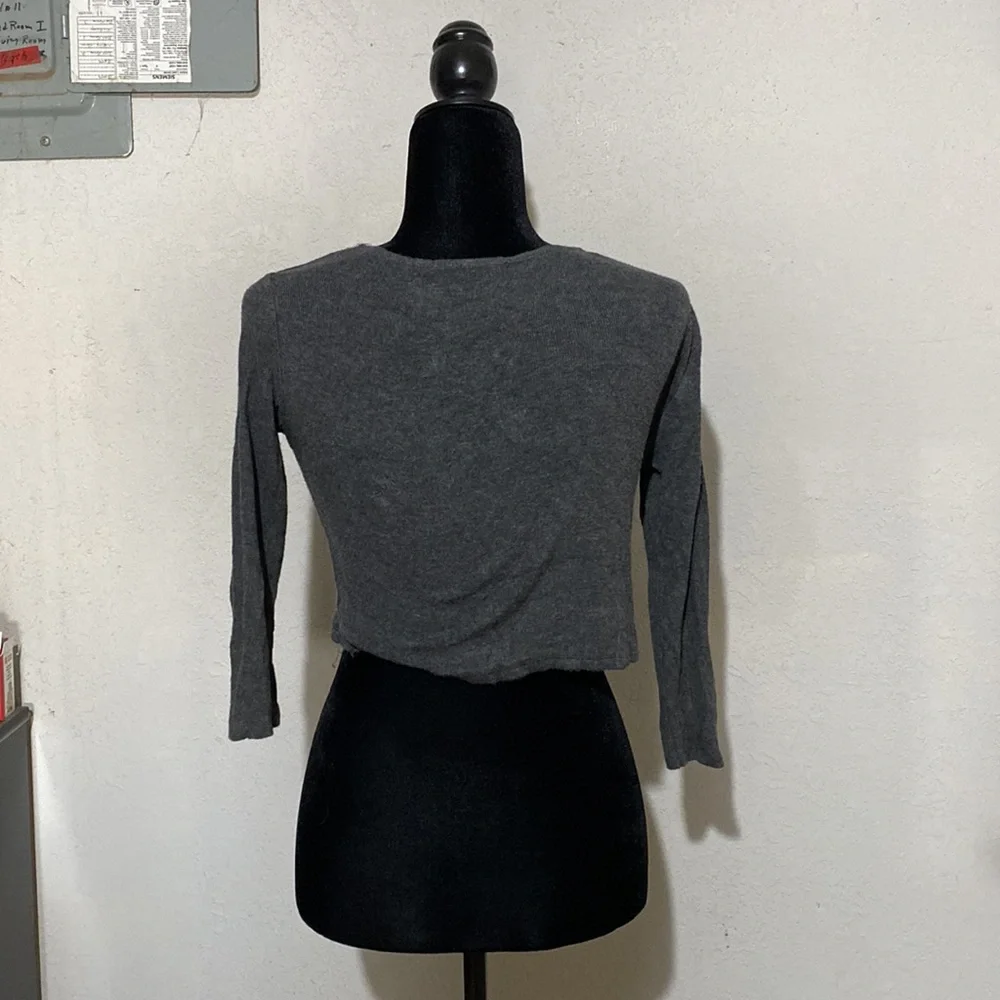 Brandy Melville Long Sleeve Crop Top - Picture 4 of 5
